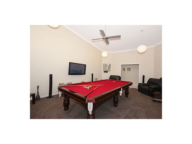 8 Sempfs Road, Dundowran Beach QLD 4655