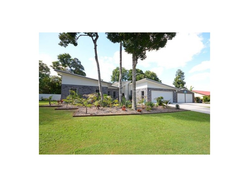 8 Sempfs Road, Dundowran Beach QLD 4655