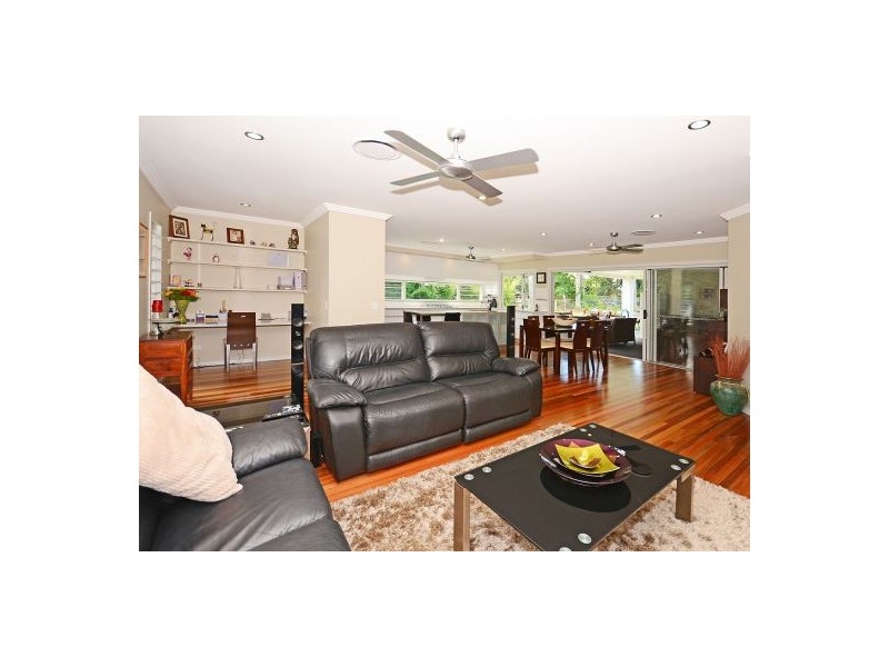 8 Sempfs Road, Dundowran Beach QLD 4655