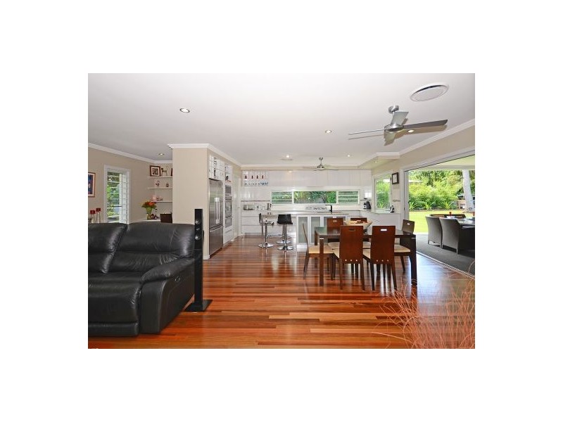 8 Sempfs Road, Dundowran Beach QLD 4655