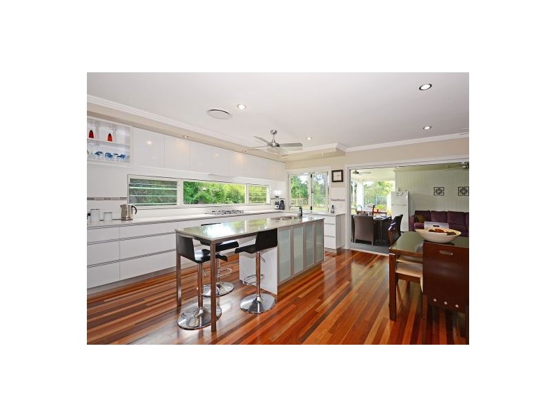 8 Sempfs Road, Dundowran Beach QLD 4655