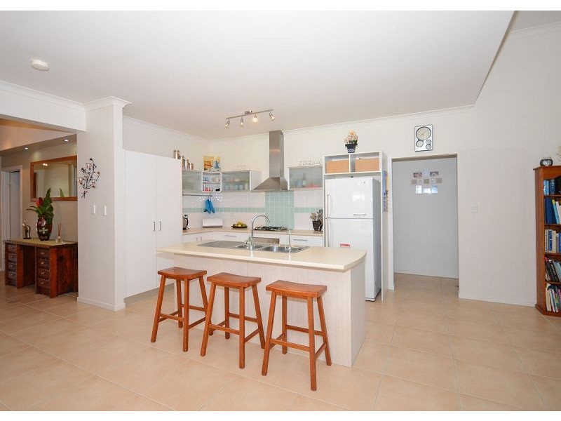 3 Jasmine Court, Dundowran Beach QLD 4655