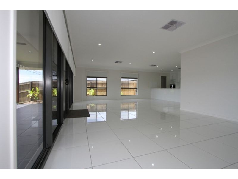 43 Endeavour Way, Eli Waters QLD 4655