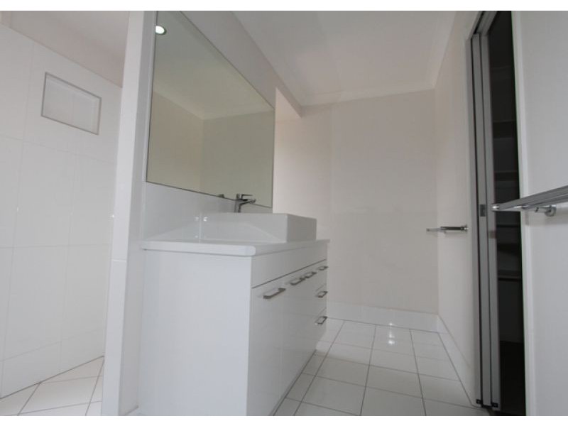 43 Endeavour Way, Eli Waters QLD 4655