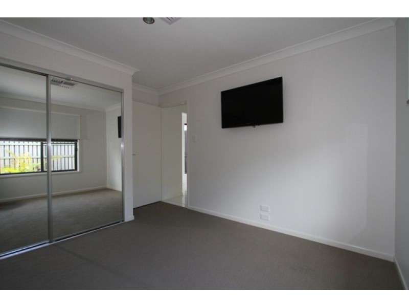 43 Endeavour Way, Eli Waters QLD 4655
