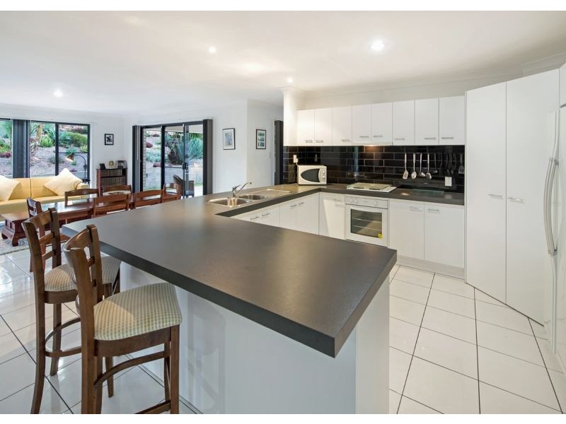 22 Jasmine Court, Dundowran Beach QLD 4655