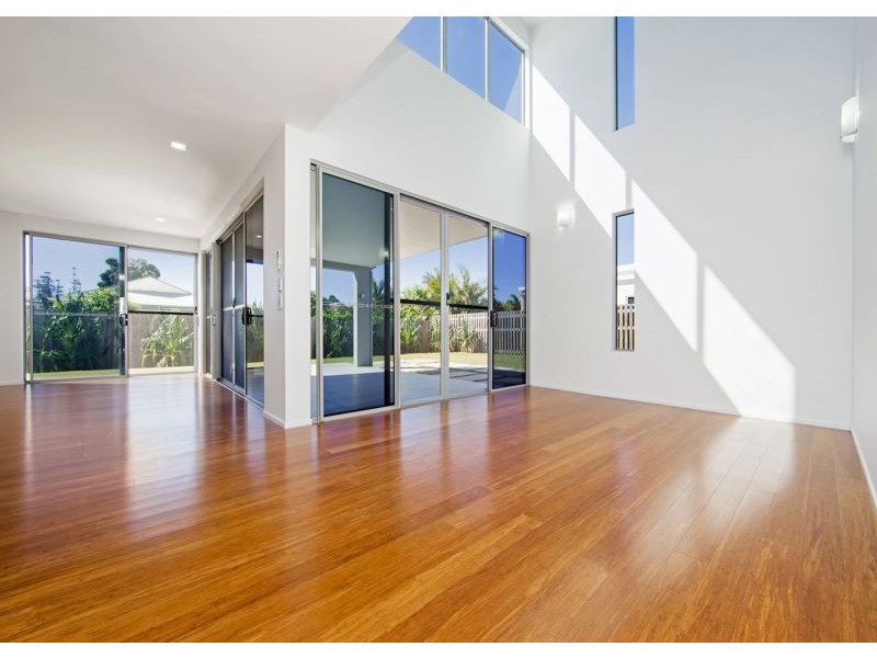 16 Davis Drive, Kawungan QLD 4655