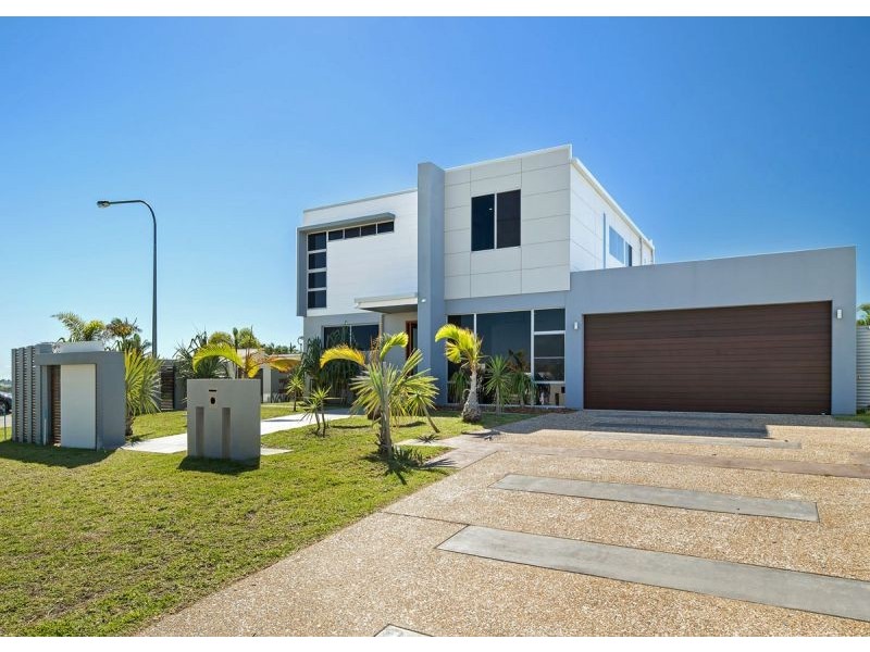 16 Davis Drive, Kawungan QLD 4655