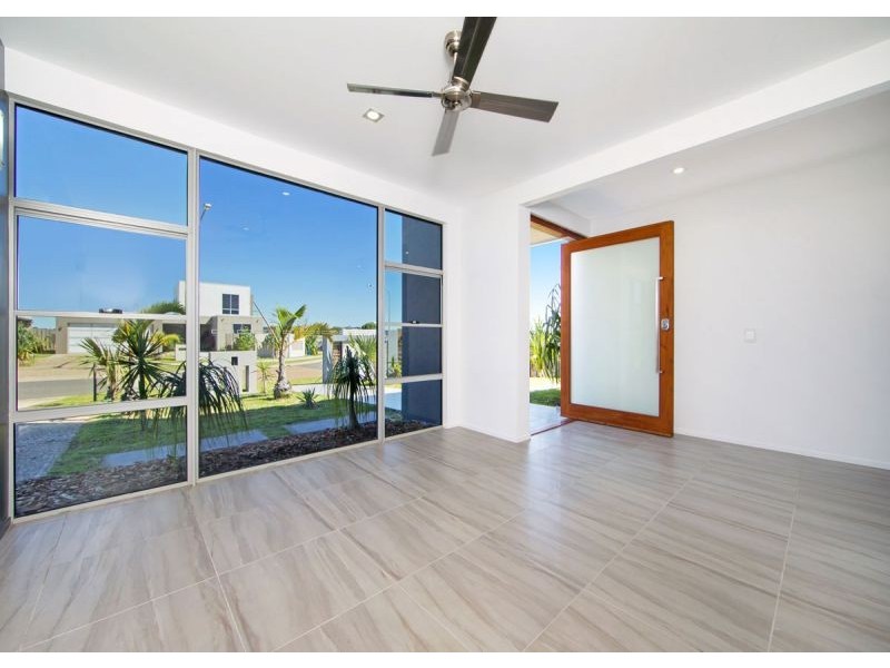 16 Davis Drive, Kawungan QLD 4655