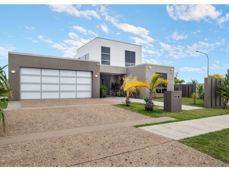 18 Davis Drive, Kawungan QLD 4655