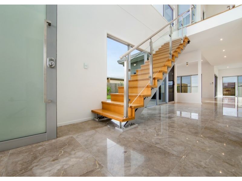 18 Davis Drive, Kawungan QLD 4655