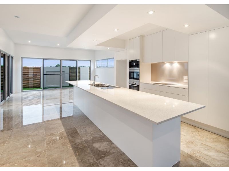 18 Davis Drive, Kawungan QLD 4655