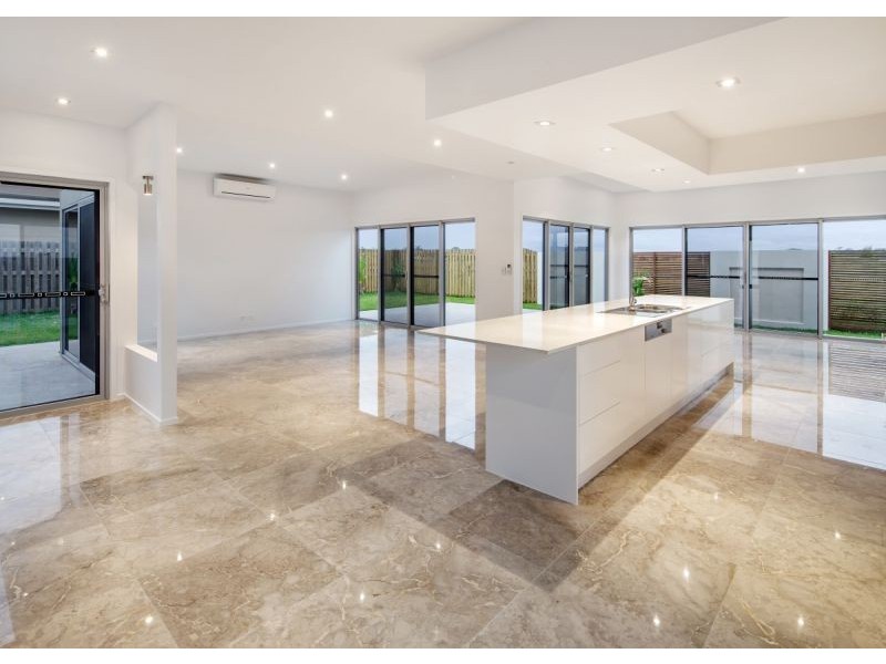 18 Davis Drive, Kawungan QLD 4655