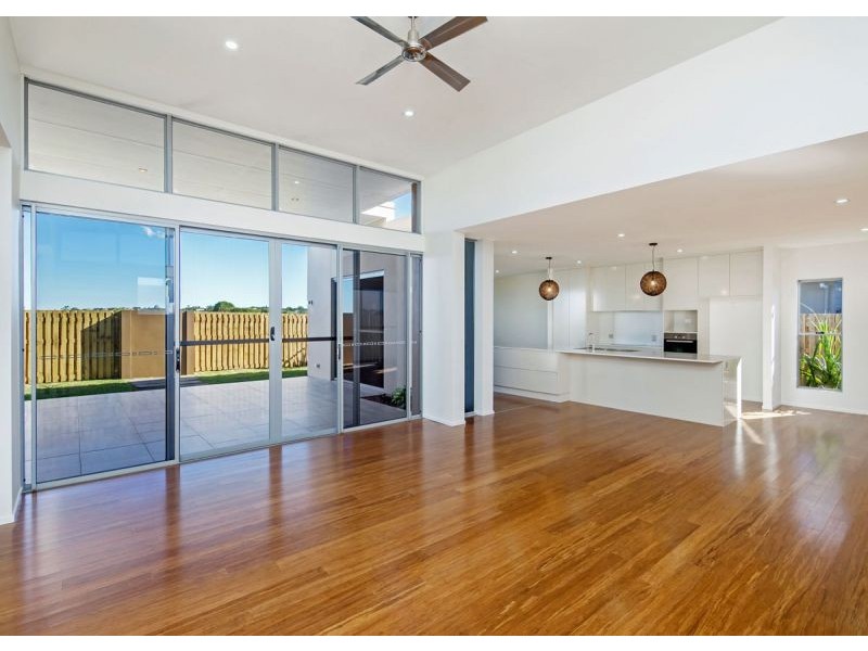 64 Royal Drive, Kawungan QLD 4655