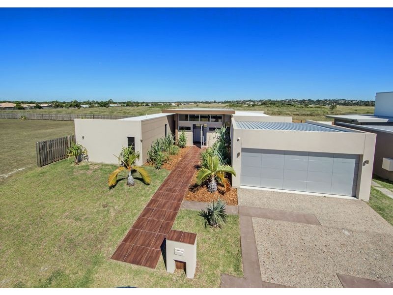 64 Royal Drive, Kawungan QLD 4655