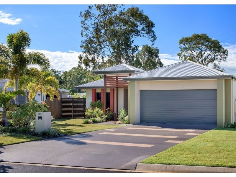 38 Seaway Parade, Toogoom QLD 4655
