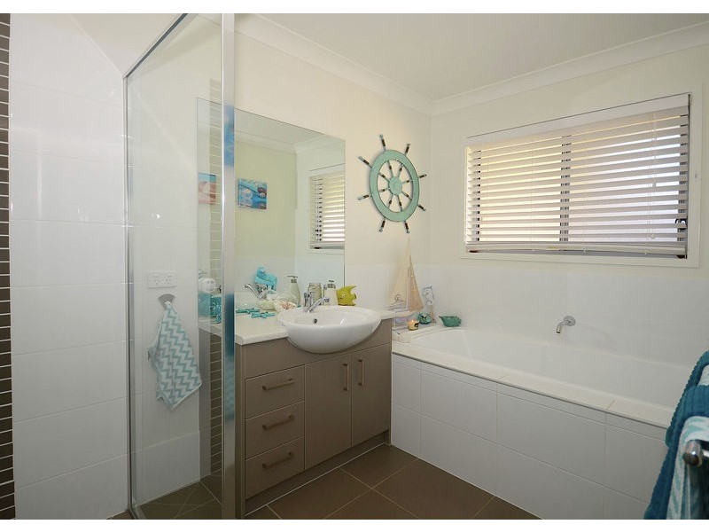 24 Oxley Circuit, Urraween QLD 4655
