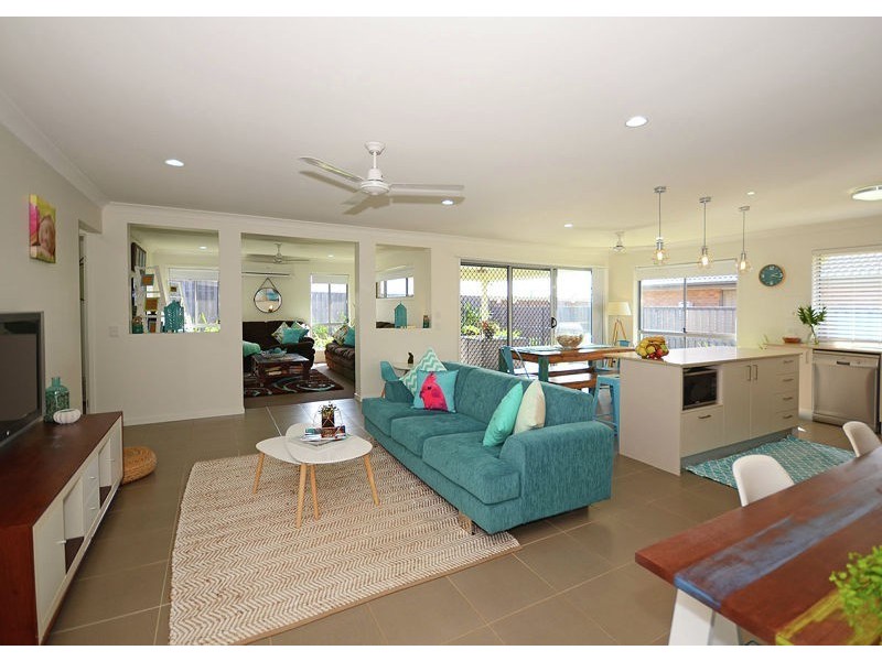 24 Oxley Circuit, Urraween QLD 4655