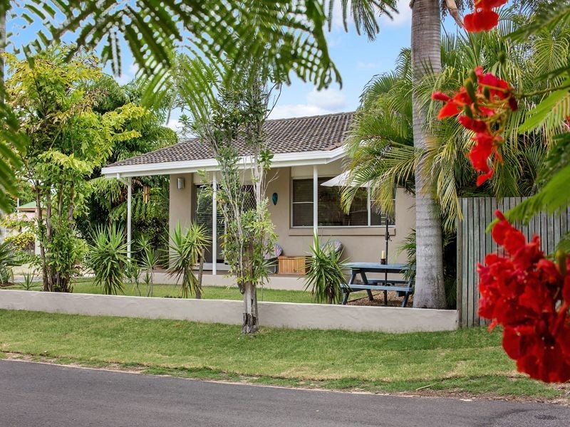 5 Margaret, Urangan QLD 4655
