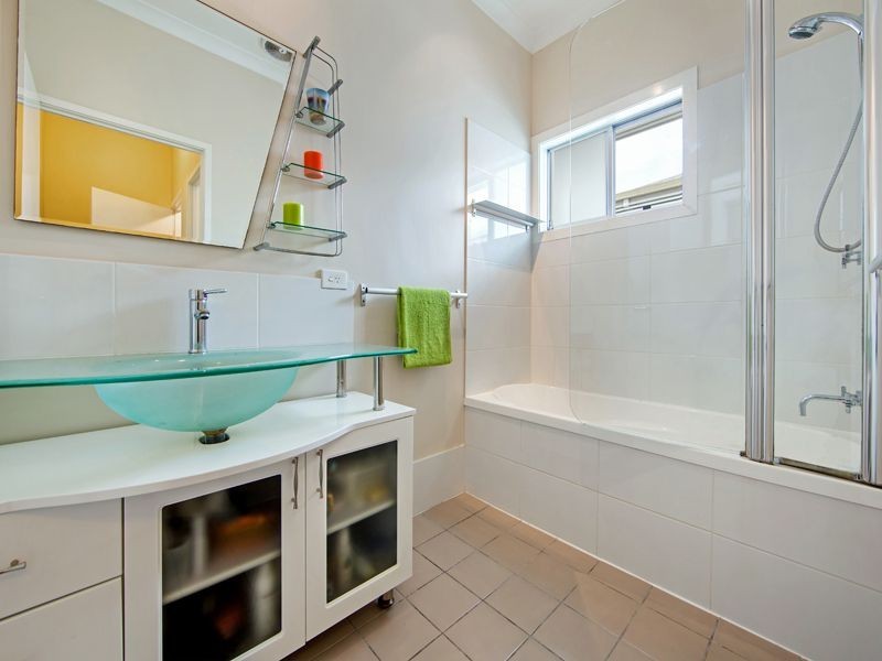 5 Margaret, Urangan QLD 4655