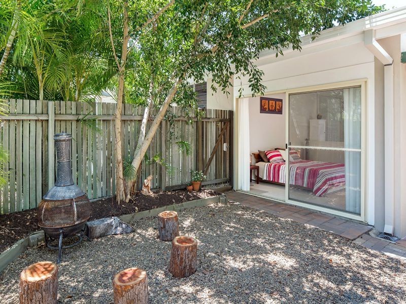 5 Margaret, Urangan QLD 4655