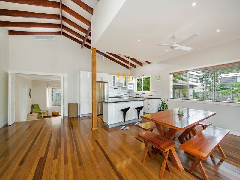 5 Margaret, Urangan QLD 4655