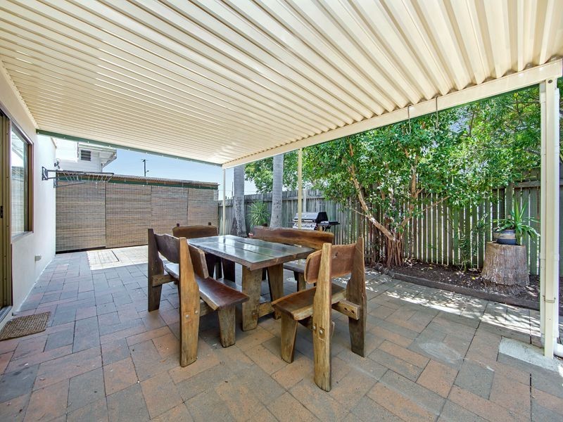 5 Margaret, Urangan QLD 4655