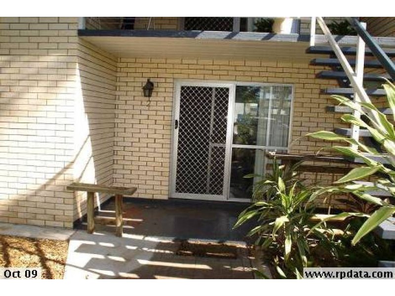 2/47 Truro Street, Torquay QLD 4655