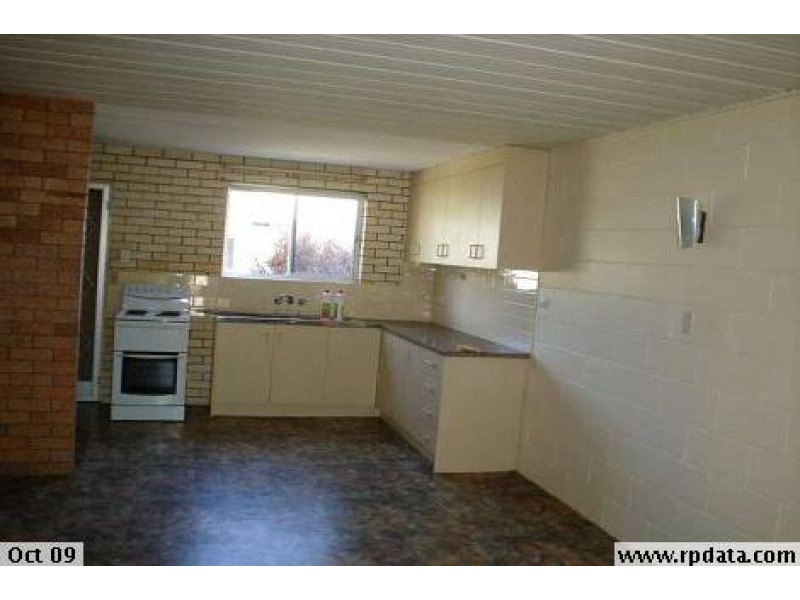 2/47 Truro Street, Torquay QLD 4655