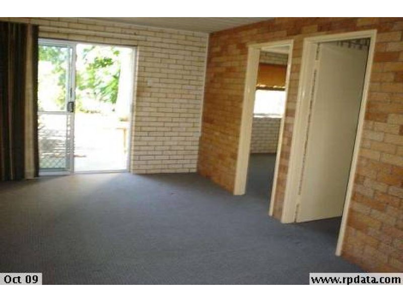 2/47 Truro Street, Torquay QLD 4655