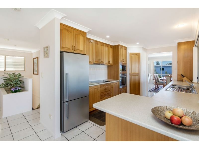 9 Bell Street, Point Vernon QLD 4655