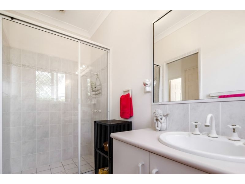 9 Bell Street, Point Vernon QLD 4655