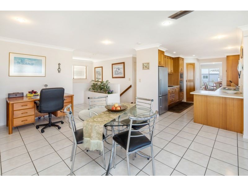 9 Bell Street, Point Vernon QLD 4655