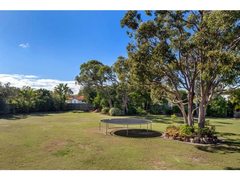 17 Sandalwood Drive, Wondunna QLD 4655