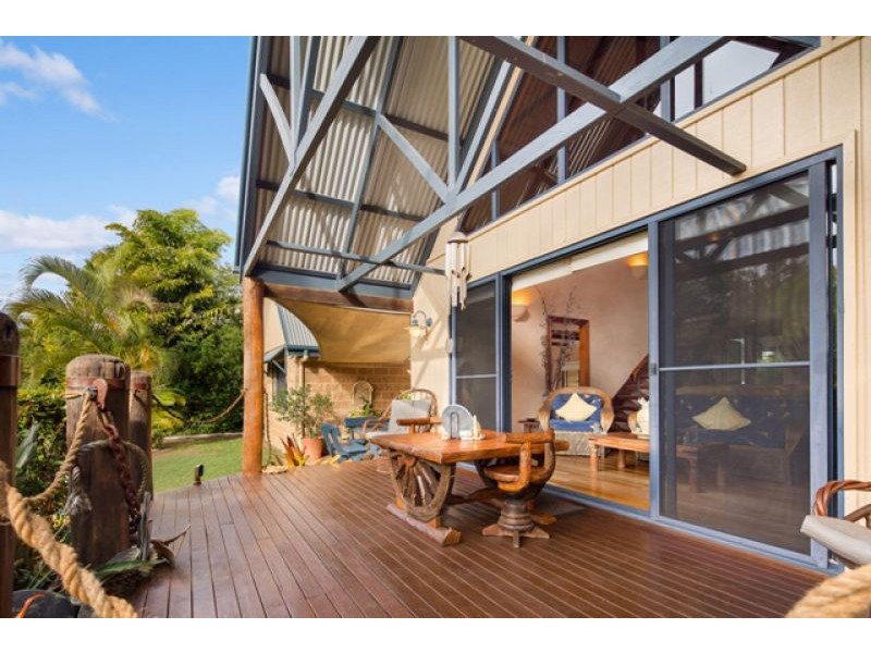 4 Meadow Drive, Dundowran Beach QLD 4655