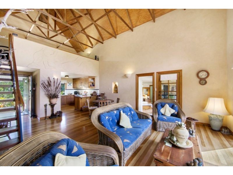 4 Meadow Drive, Dundowran Beach QLD 4655