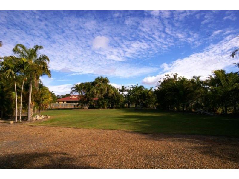 54 Hughes Road, Urangan QLD 4655