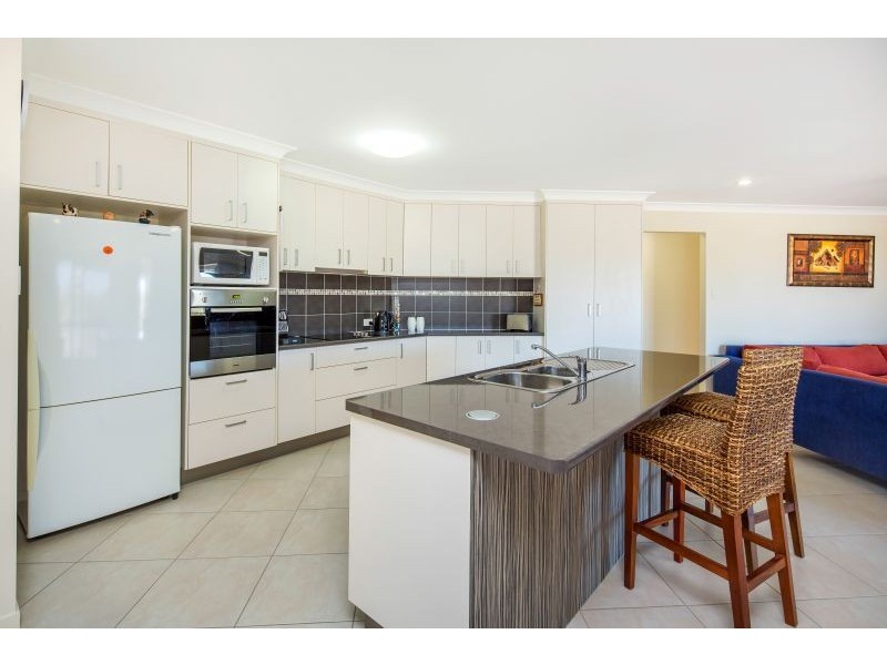 3 Bayridge Heights Drive, Nikenbah QLD 4655