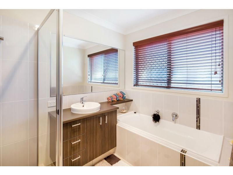 3 Bayridge Heights Drive, Nikenbah QLD 4655