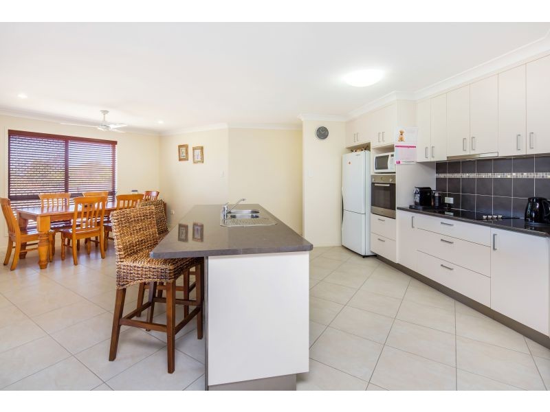 3 Bayridge Heights Drive, Nikenbah QLD 4655