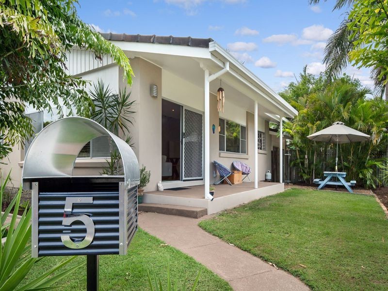 5 Margaret, Urangan QLD 4655