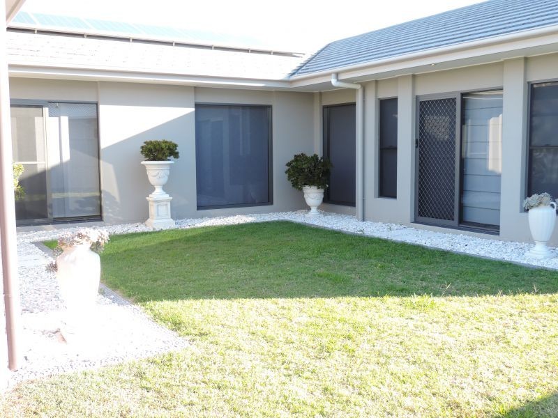 5 Bounty Circuit, Eli Waters QLD 4655