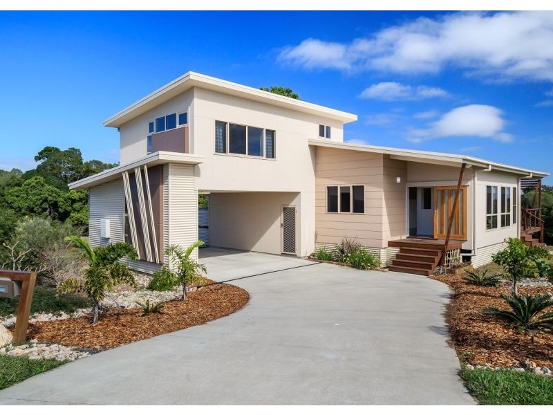 8 Hummock View Drive, Craignish QLD 4655