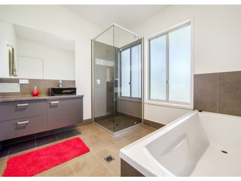 8 Hummock View Drive, Craignish QLD 4655