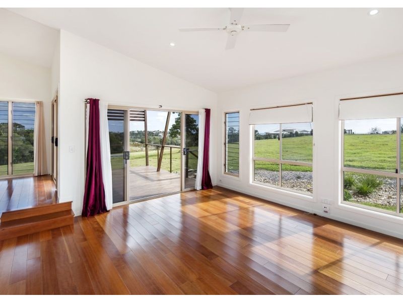 8 Hummock View Drive, Craignish QLD 4655