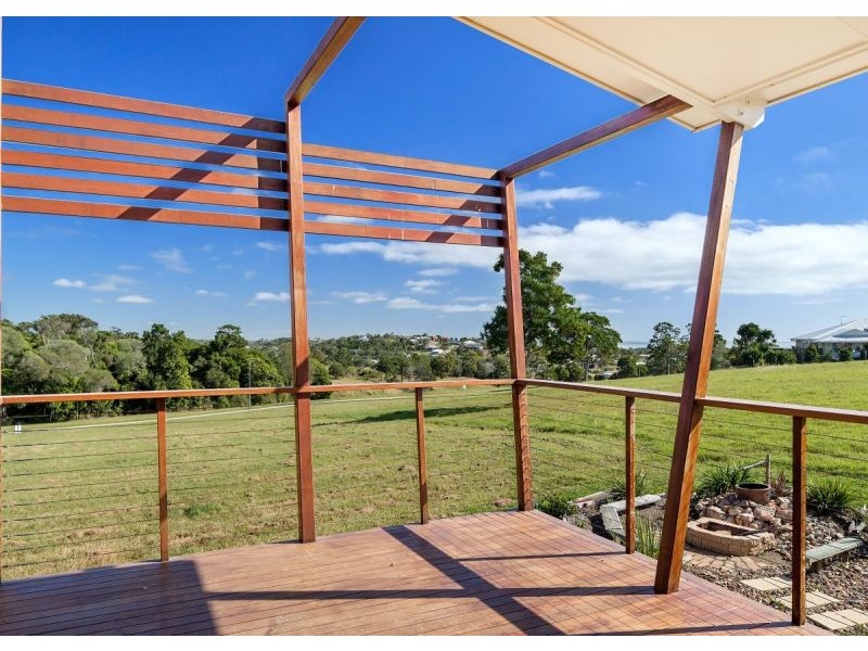 8 Hummock View Drive, Craignish QLD 4655