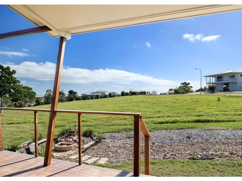 8 Hummock View Drive, Craignish QLD 4655