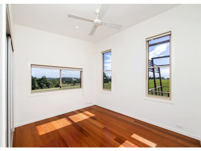 8 Hummock View Drive, Craignish QLD 4655