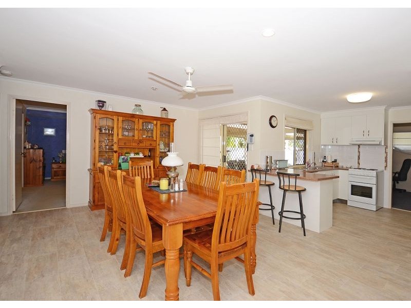 32 Ladbroke Crescent, Urangan QLD 4655