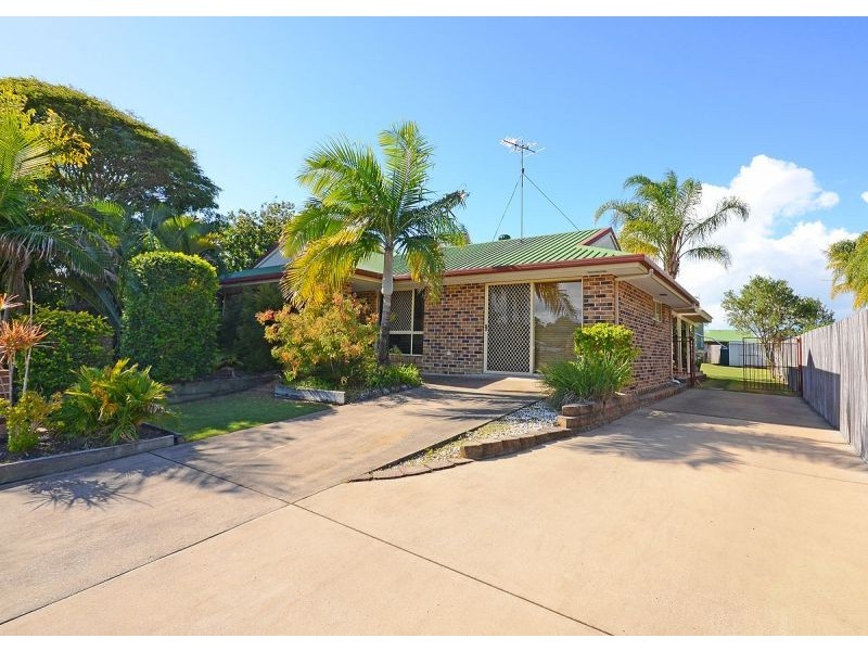 32 Ladbroke Crescent, Urangan QLD 4655